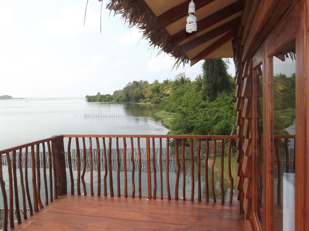 Lord Of The Forest Otel Batticaloa Oda fotoğraf